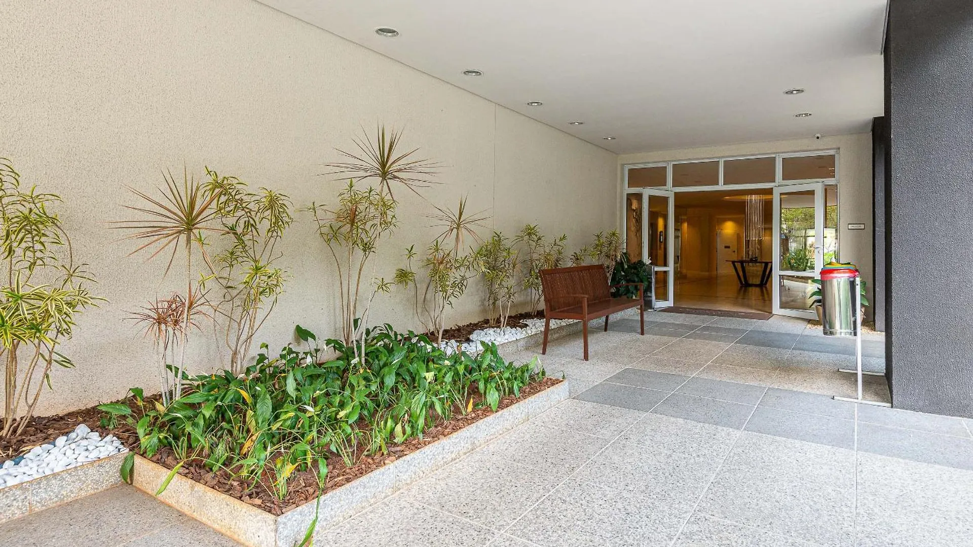 Flat Grande Em Condominio De Luxo - Centro De Sao Paulo Brazil