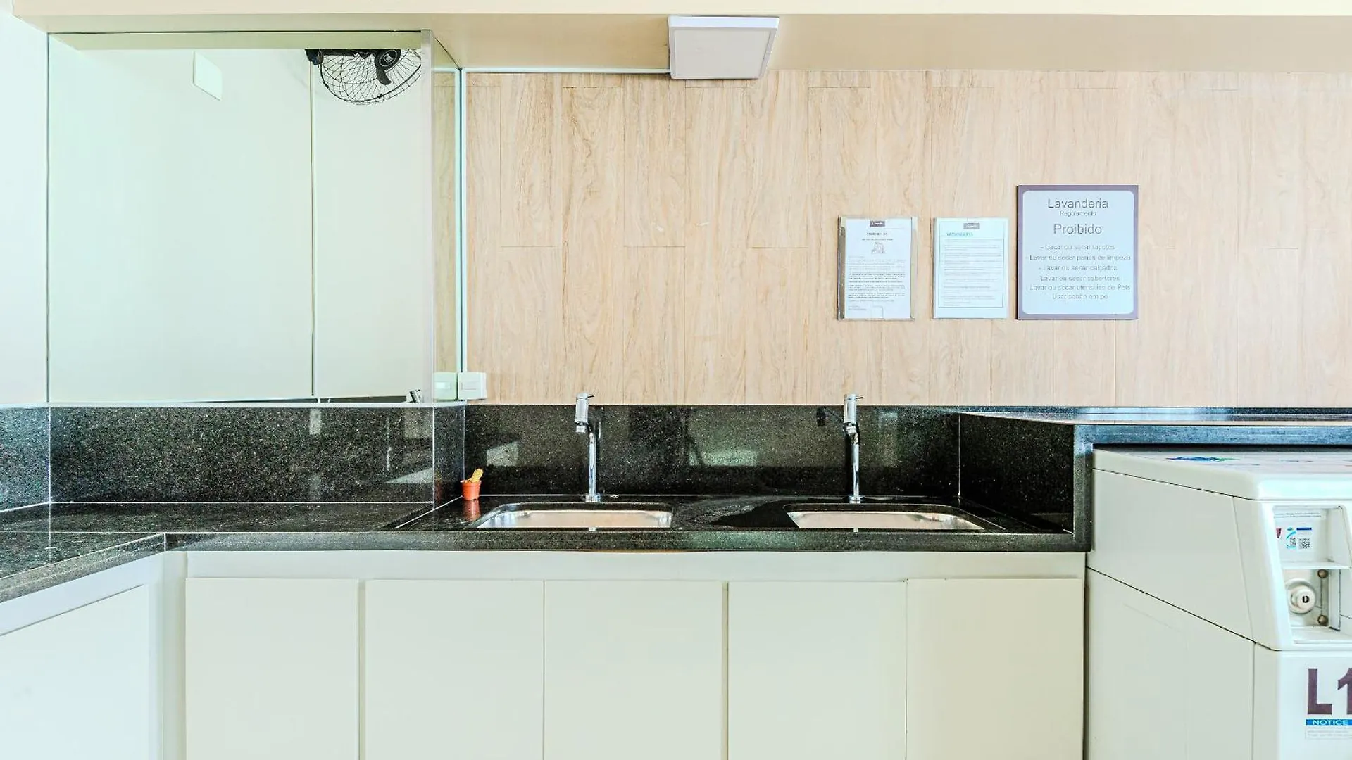Flat Grande Em Condominio De Luxo - Centro De Sao Paulo Brezilya