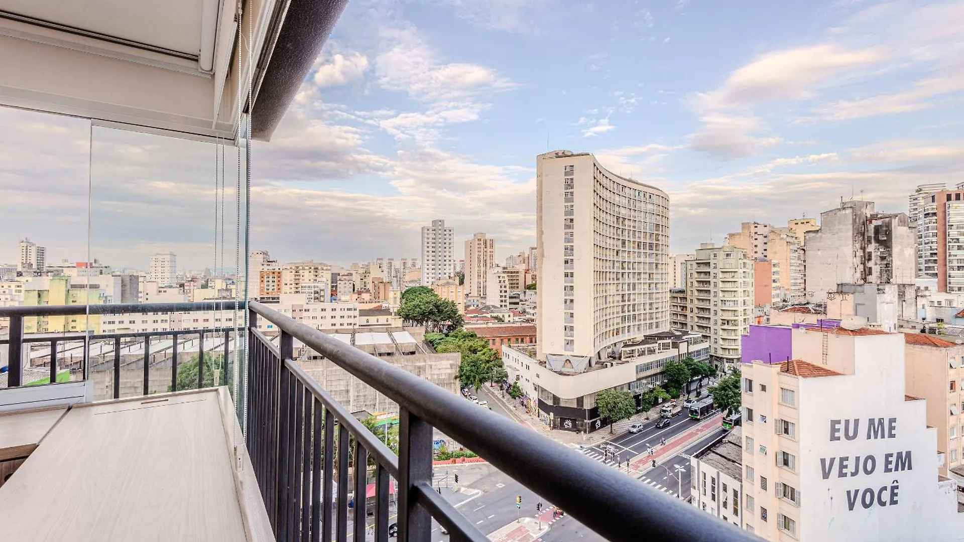 Flat Grande Em Condominio De Luxo - Centro De Sao Paulo