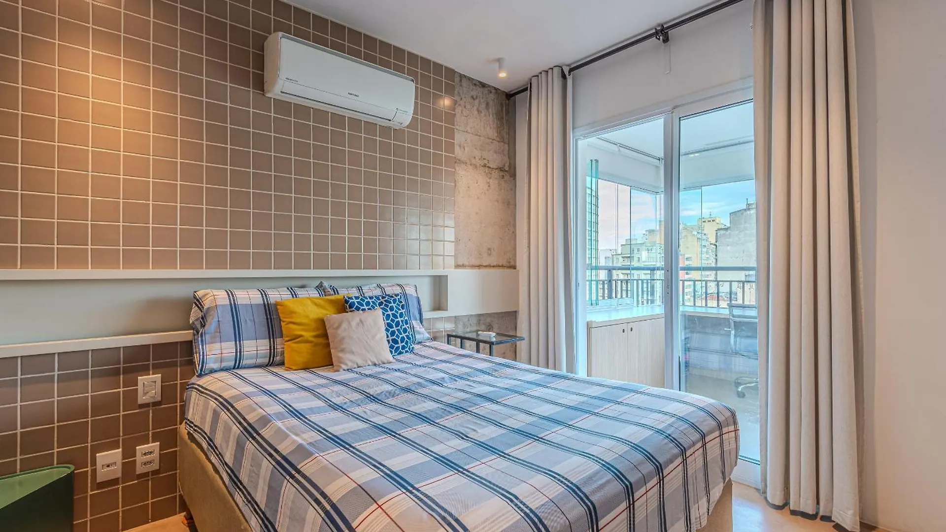 Flat Grande Em Condominio De Luxo - Centro De Sao Paulo