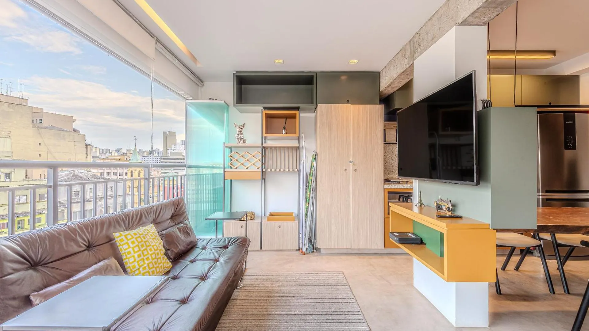 Flat Grande Em Condominio De Luxo - Centro De Sao Paulo