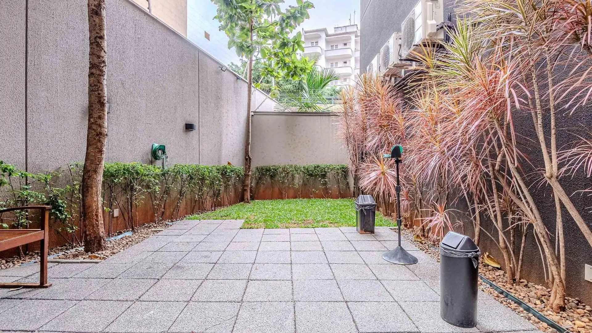 Flat Grande Em Condominio De Luxo - Centro De Sao Paulo